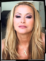 Anastacia během závěru Resurrection tour